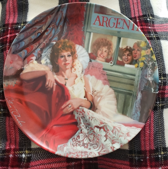 Columbia Pictures Other - Annie 1986 Miss Hannigan Edwin Knowles China Plate